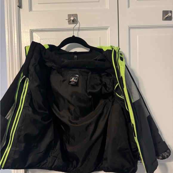 ZeroXposur 3-in-1 Boys Winter Jacket - Size Small (6/7) Black Grey Neon LIKE NEW - Picture 14 of 15